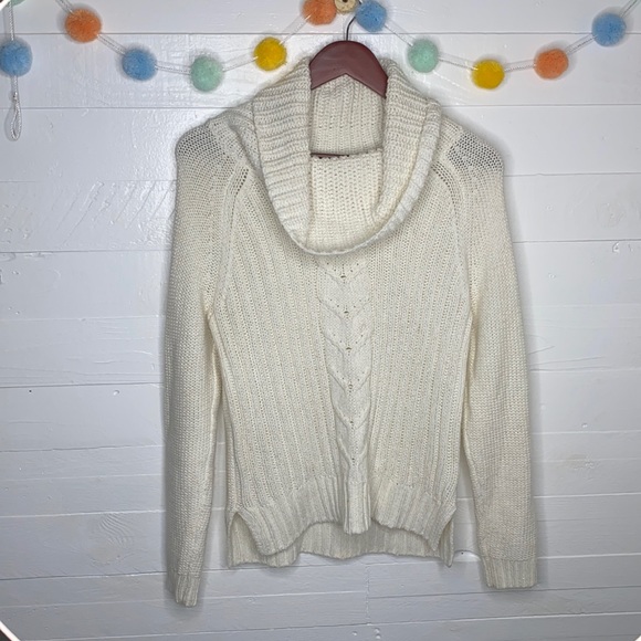 Knit Sweater size Medium color cream - Picture 1 of 9